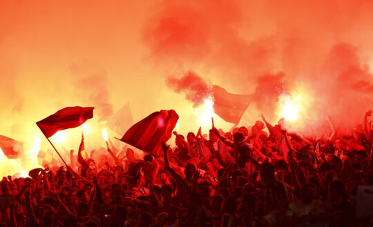 1B3930003 pb 120920 soccer flare mn 02 Fasulyeden
