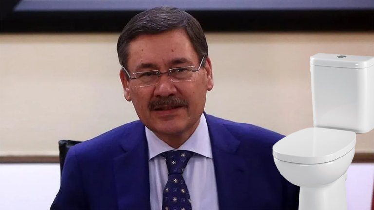Sıçmıyoruz şıkşıkşık! Sıçmıyoruz şıkşıkşık!