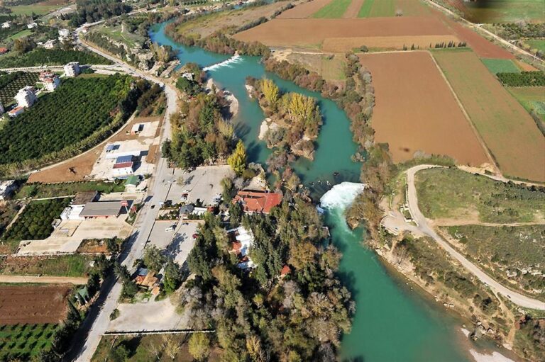 gokyuzunden-nefes-kesen-antalya,AYTlMnXiR0eDImIQAlF7ug