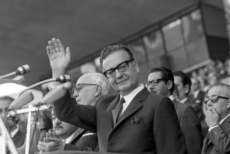 Onlar Güçlü, Biz Haklıyız! Salvador Allende