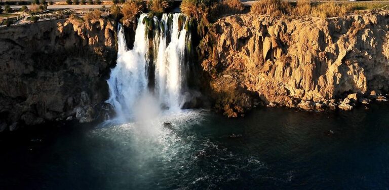 gokyuzunden-nefes-kesen-antalya,ivgq662PMkmyzY_nFeUKCA